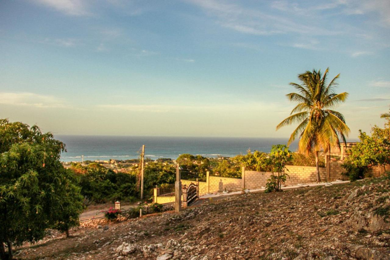 Sunshine Lodge: Your Home Away From Home Montego Bay Exterior foto